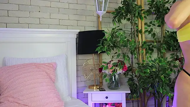 emillybronte (F young) - Lick & Suck Your cock