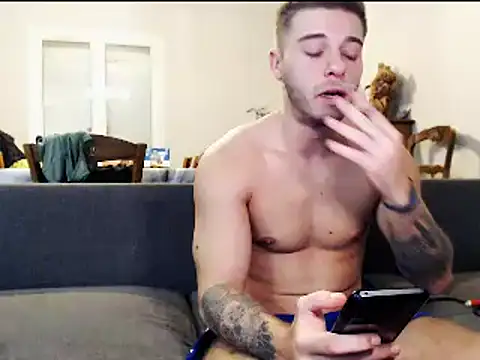 elkafit28 (M young) - flash NAKED