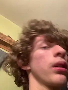 batman333444 (M twink) - Make dick sucking toy make me cum