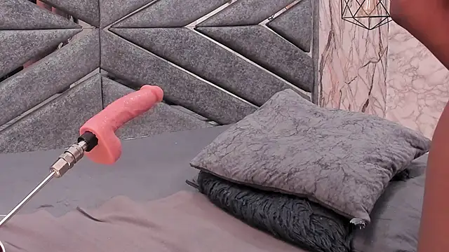 SASHA_BROWNIE__ webcam