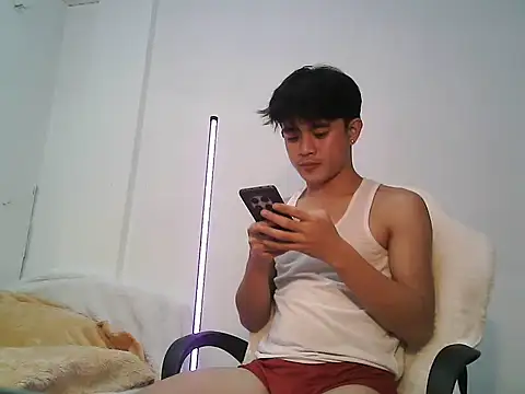 nautyboybrazeen_143 (M twink) - public cum