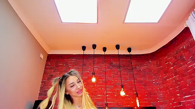 ChristynaRoss webcam