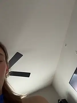 AllesandraLove webcam