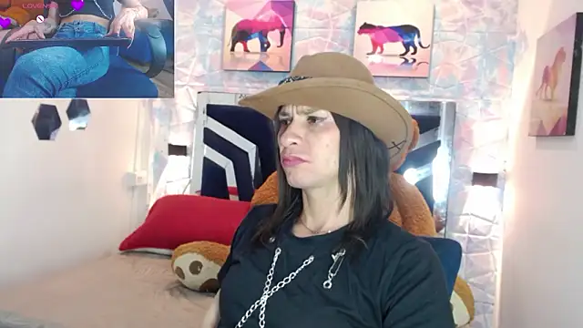 Charlotte_Landry__ webcam