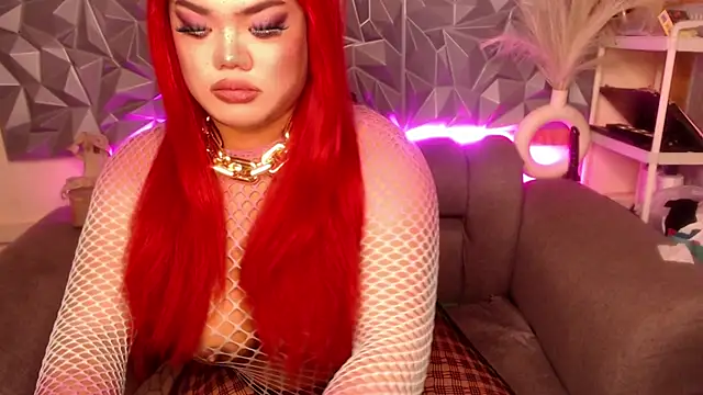 AlwaysHornyMia webcam