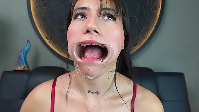 miss_sharlotte18 webcam