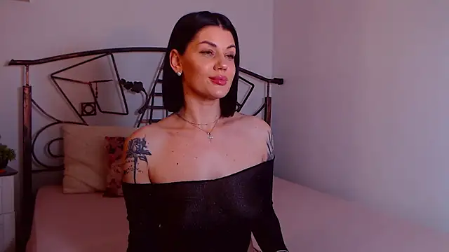 YvonneEverlee webcam