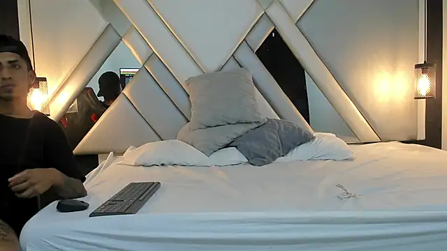 foreverwild_vc - FOREVERWILD_VC's free webcam