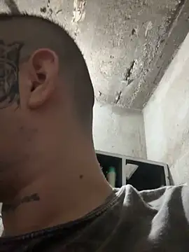 eltiorick18 - ELtiorick18's free webcam