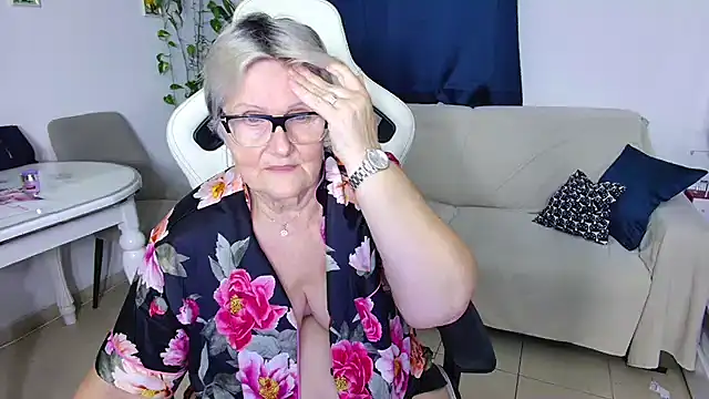 selenna57 - Selenna57's free webcam