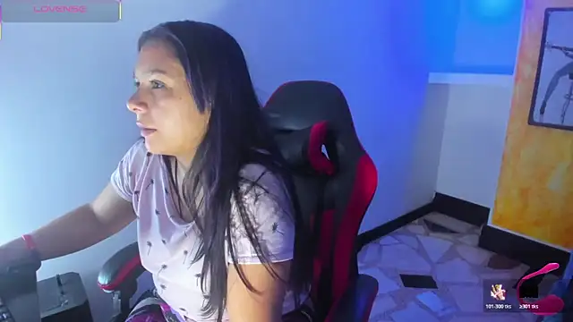 charis_21 - Charis_21's free webcam