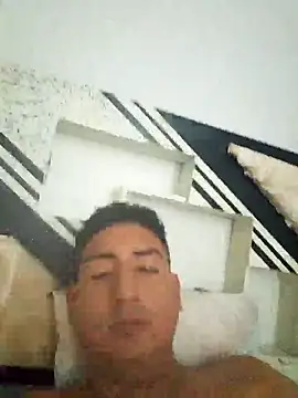 Yrresistible666 webcam