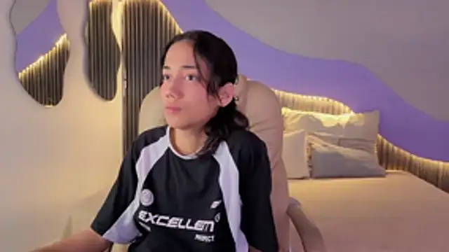 hot_little_bunny - Hot_little_bunny's free webcam