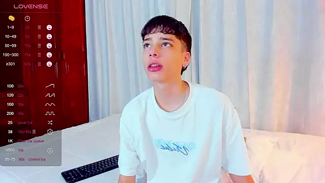 oblivion_deku (M twink) - get naked babe