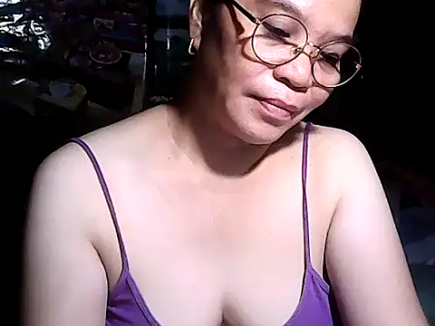 adeline05 - Adeline05's free webcam