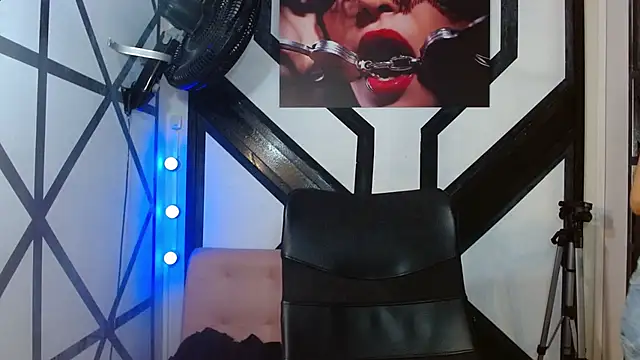 emily_rz1 - Emily_rz1's free webcam - UK Sex Cams