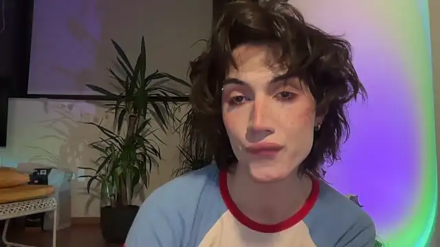 kira_yoshika9e webcam