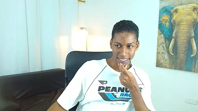 maiki18_ - Maiki18_'s free webcam