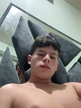 andy12912 (M twink) - Show