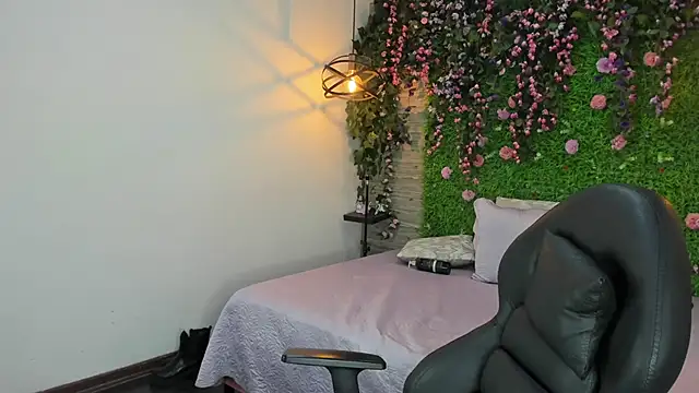 sarahdeyvis - SarahDeyvis's free webcam