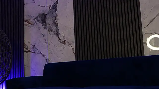 blondie_muller - Blondie_muller's free webcam