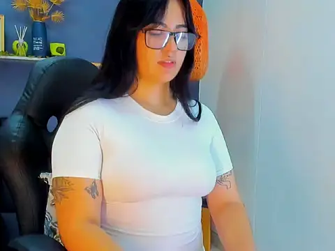 eliza_pink24 - Eliza_pink24's free webcam