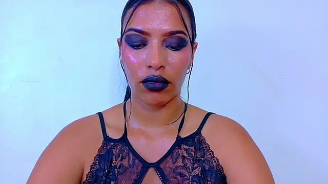 RiriiBrunette__ webcam