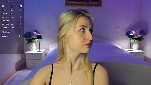 julie_blaze - Julie_Blaze's free webcam