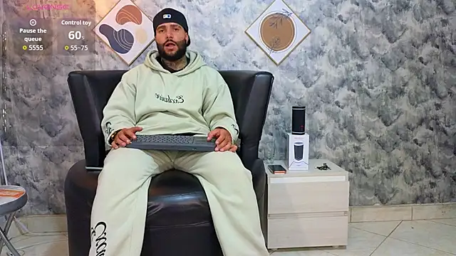 apolo_rousse1 - Apolo_rousse1's free webcam - UK Sex Cams