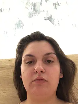 louise-mai2001 - Louise-Mai2001's free webcam