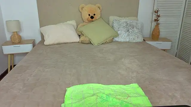 Erika_bestboobs webcam