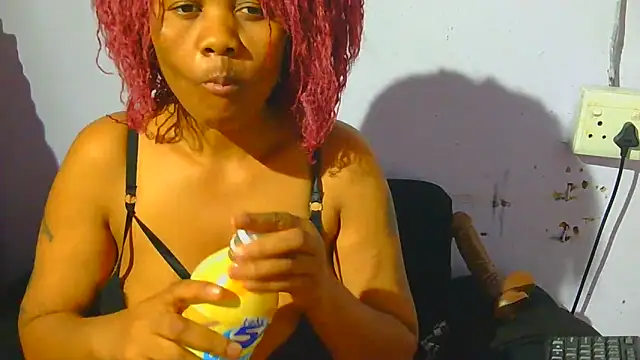 augustine-blooomxx - Augustine-Blooomxx's free webcam