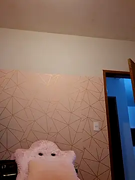 Irresistible24 webcam