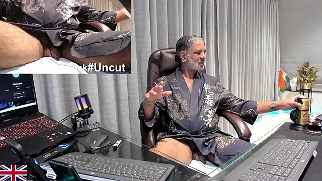 onlinebossuk - OnlineBossUK's free webcam - UK Sex Cams