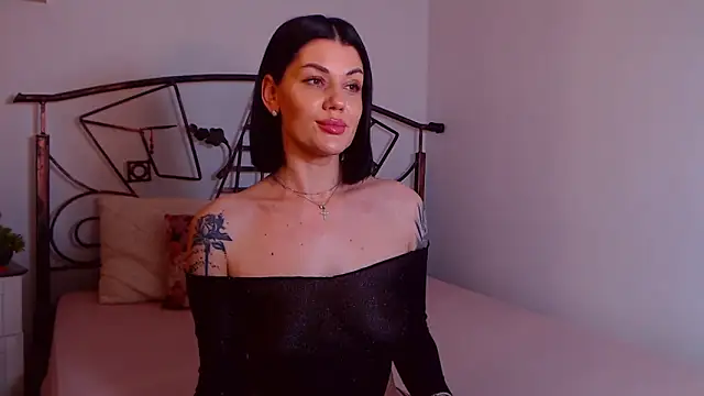 YvonneEverlee webcam