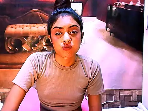 IndianPretty14u2Luv webcam