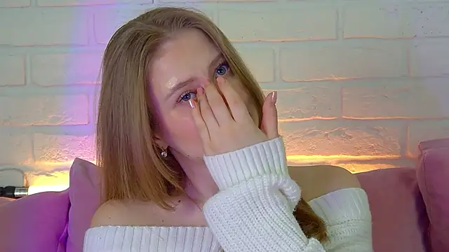 SelinSwarovski webcam