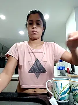 Webcam Model (tifany_lechosa111)  is live.Free join now!