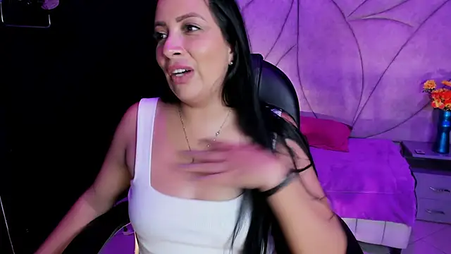 AshleyMontenegro webcam