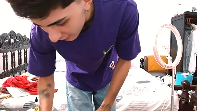 flexxprimee (M twink) - pull it while I bathe