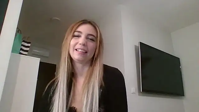 teenlily - TeenLily's free webcam - UK Sex Cams