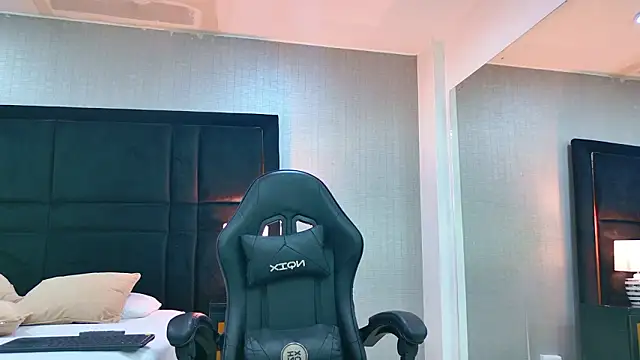 ashleygingerr - AshleyGingerr's free webcam - UK Sex Cams