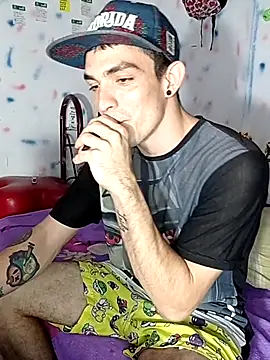 themaykiin18 - Themaykiin18's free webcam - UK Sex Cams