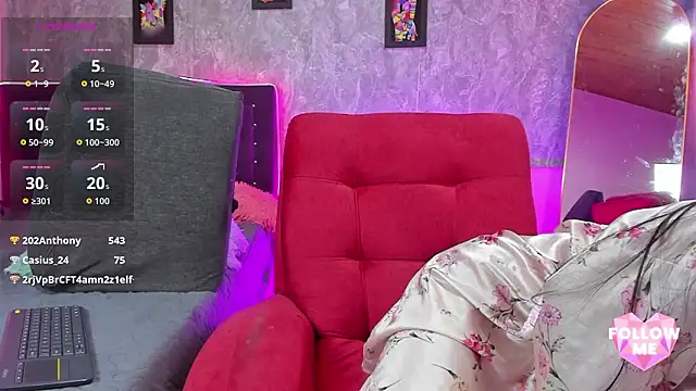 Lauren_smiles webcam