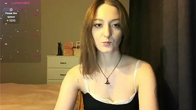 white_liillyy - White_liillyy's free webcam