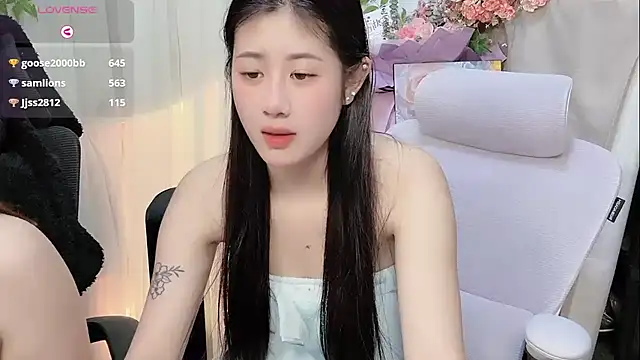 yvonne-07 - Yvonne-07's free webcam