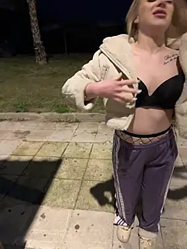 alyssafoxx_ - AlyssaFoxx_'s free webcam