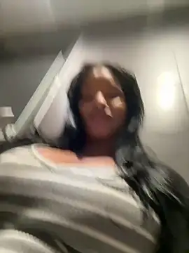 Webcam Model (NicoleCocksXXX) is live