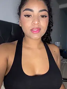 Carlymonroee_ webcam