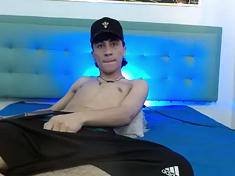 xandergrey8 - XanderGrey8's free webcam - UK Sex Cams